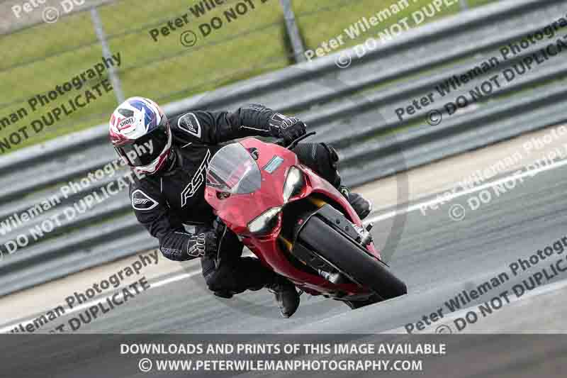 cadwell no limits trackday;cadwell park;cadwell park photographs;cadwell trackday photographs;enduro digital images;event digital images;eventdigitalimages;navarra;no limits trackdays;peter wileman photography;racing digital images;trackday digital images;trackday photos